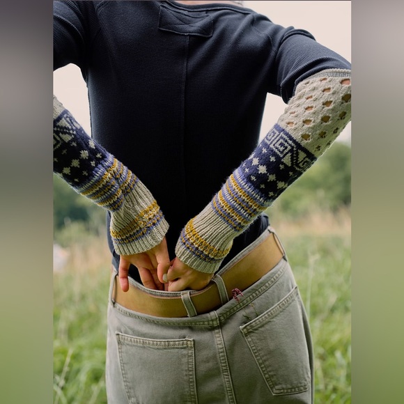 Free People Cozy Craft Cuff Top Black Combo NWT XS - Picture 3 of 5